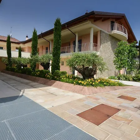 Halldis Apartment *