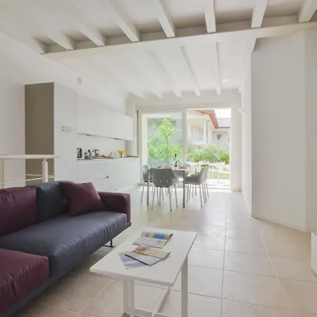 Halldis Apartment *